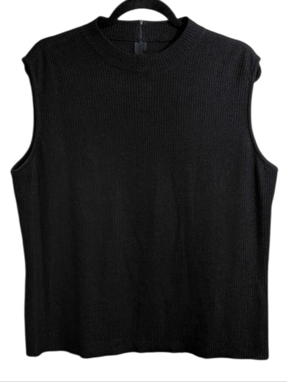 St. John Black Sleeveless Ribbed Crewneck Shell
